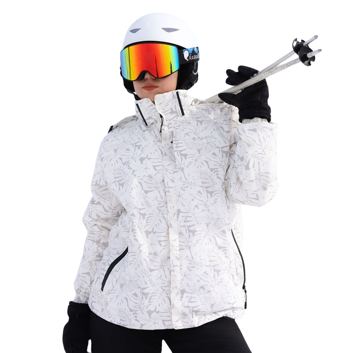 Skieuse portant ses bâtons sur l'épaule